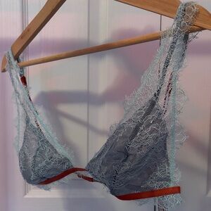 VS Victoria's Secret Elegant Lace Bralette size medium